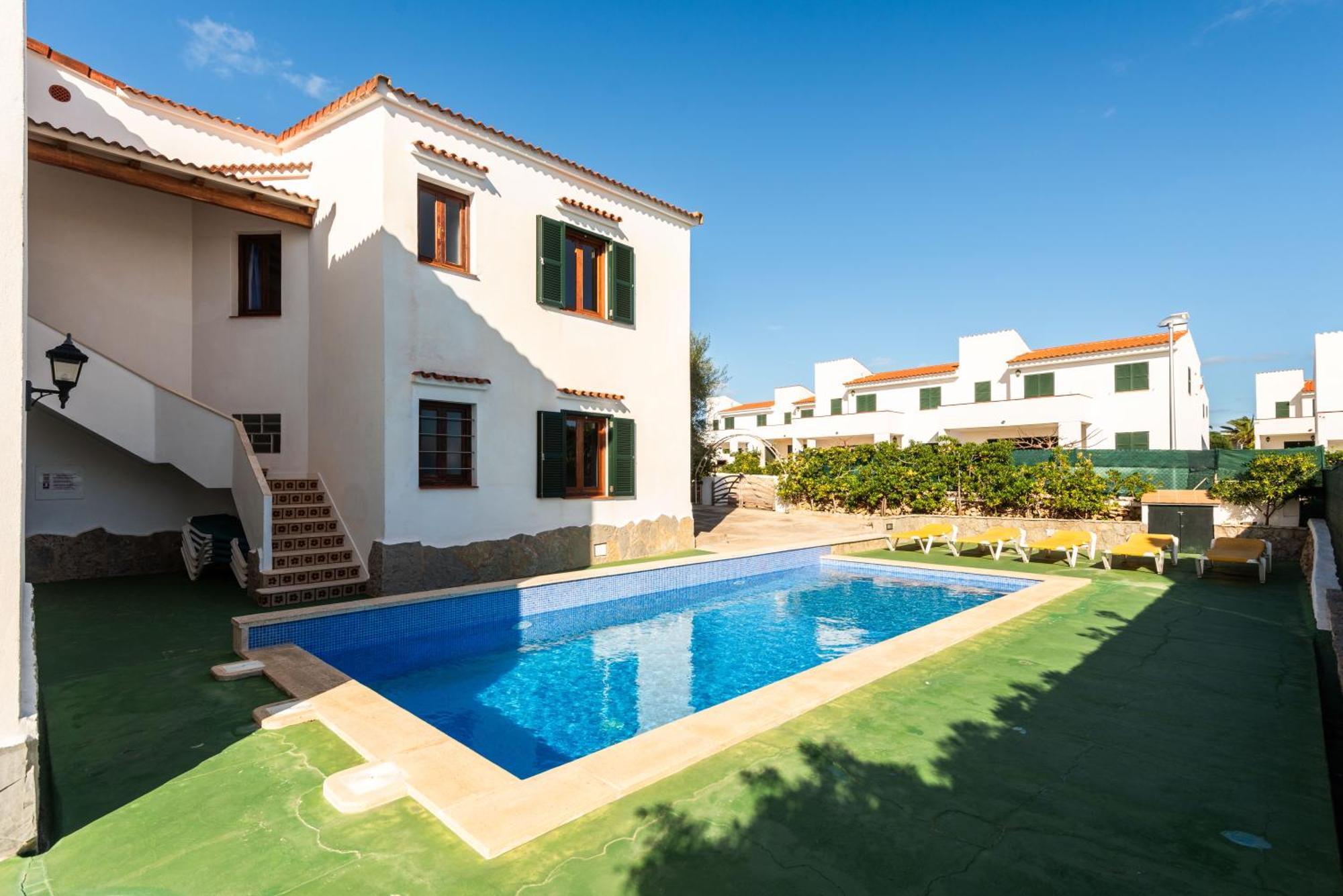 Ullastres I Apartment *